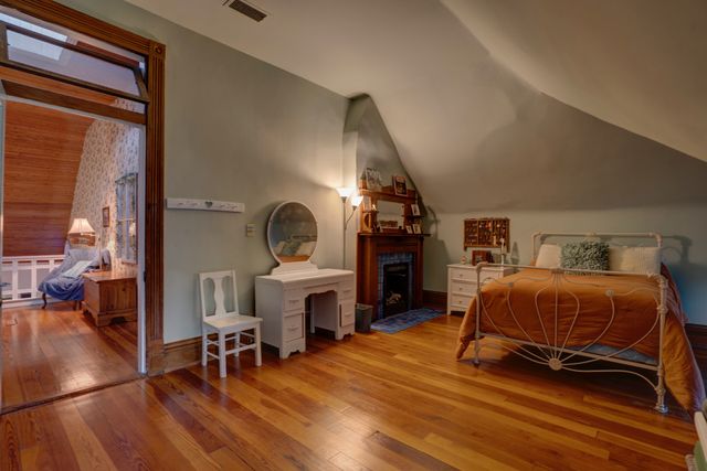 305 4th Ave, S, Franklin, TN 37064