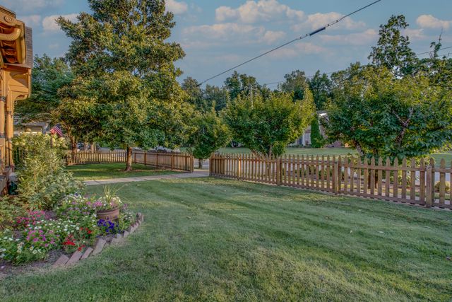 305 4th Ave, S, Franklin, TN 37064