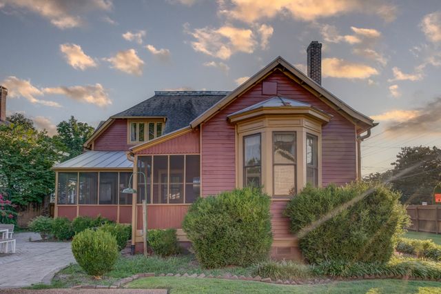 305 4th Ave, S, Franklin, TN 37064