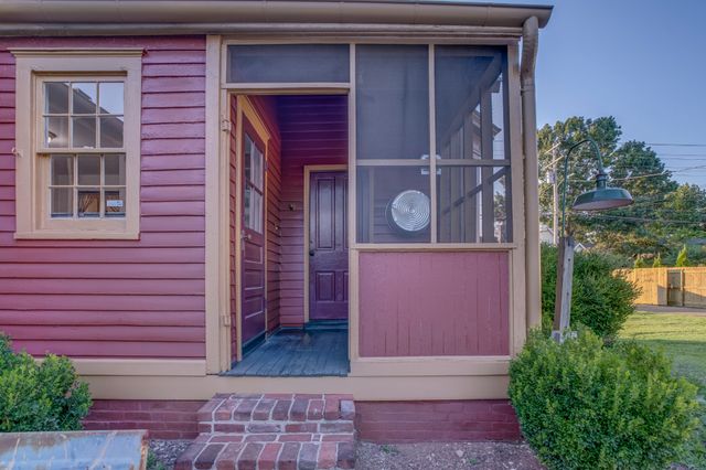 305 4th Ave, S, Franklin, TN 37064