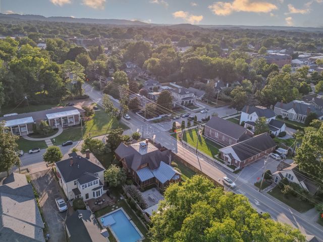 305 4th Ave, S, Franklin, TN 37064