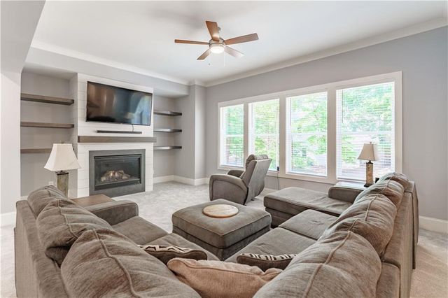 4549 Broadwell Circle, Flowery Branch, GA 30542