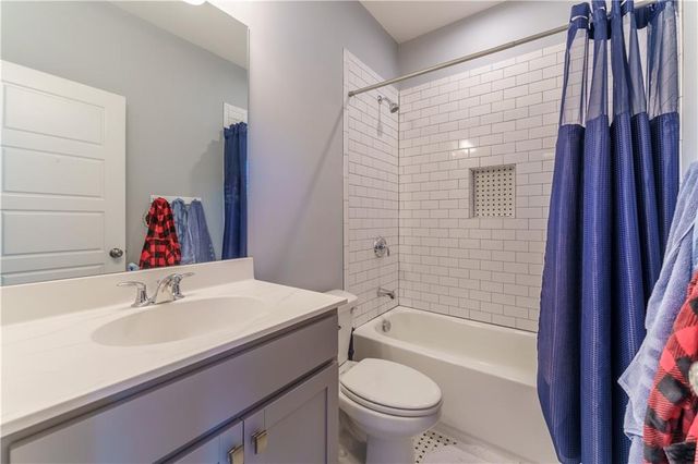 4549 Broadwell Circle, Flowery Branch, GA 30542
