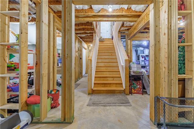 4549 Broadwell Circle, Flowery Branch, GA 30542