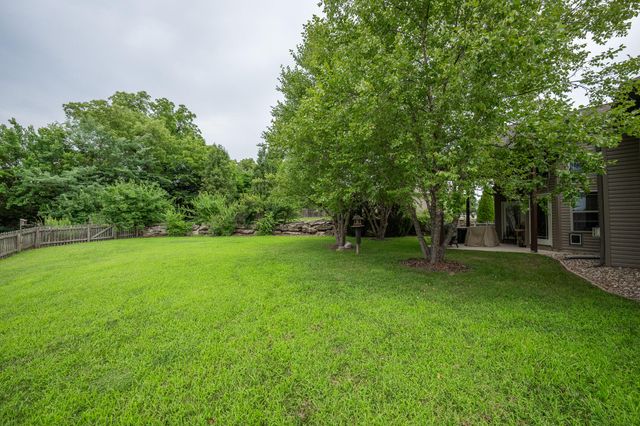 1705 BALLENTINE LN, Columbia, MO 65201