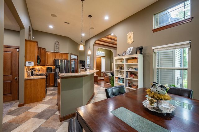 1705 BALLENTINE LN, Columbia, MO 65201