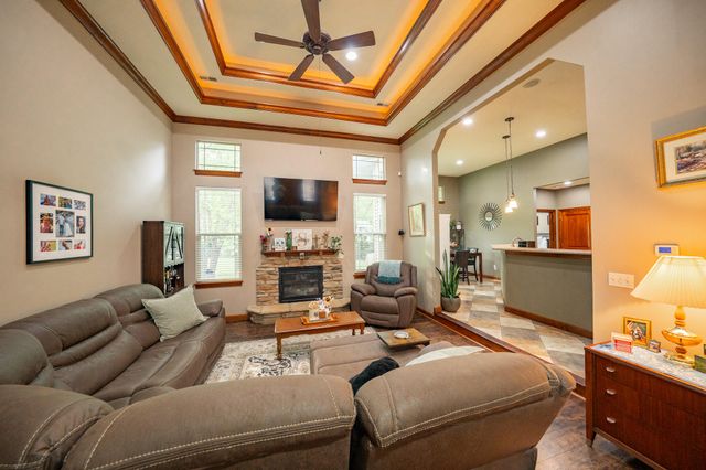 1705 BALLENTINE LN, Columbia, MO 65201