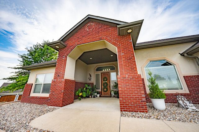 1705 BALLENTINE LN, Columbia, MO 65201
