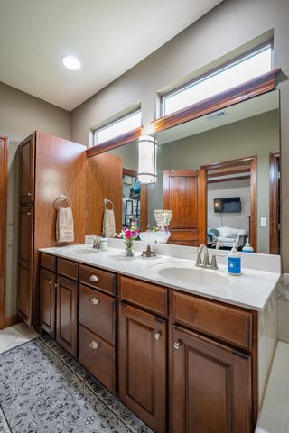 1705 BALLENTINE LN, Columbia, MO 65201