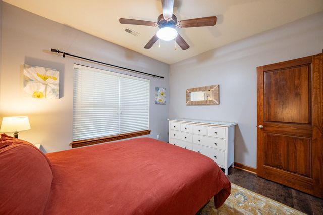 1705 BALLENTINE LN, Columbia, MO 65201