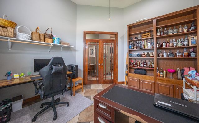 1705 BALLENTINE LN, Columbia, MO 65201