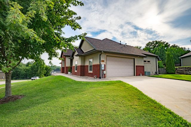 1705 BALLENTINE LN, Columbia, MO 65201