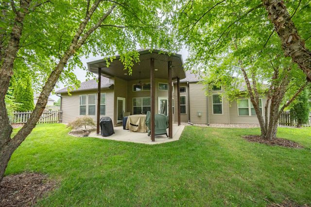 1705 BALLENTINE LN, Columbia, MO 65201