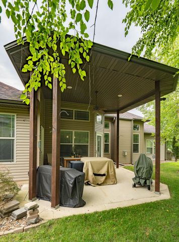 1705 BALLENTINE LN, Columbia, MO 65201