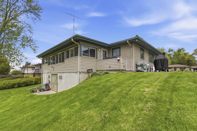 8037 Slater AVENUE, Mount Pleasant, WI 53406