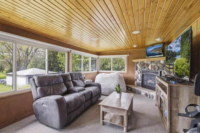 8037 Slater AVENUE, Mount Pleasant, WI 53406