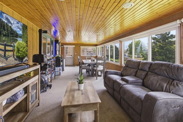 8037 Slater AVENUE, Mount Pleasant, WI 53406