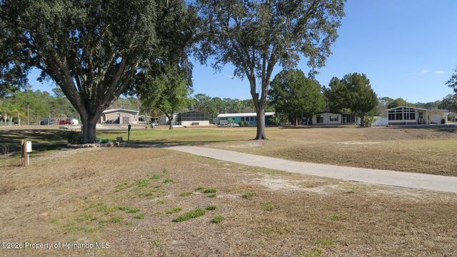7606 Dinsmore Street, Brooksville, FL 34613