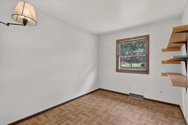 1965 Robin Road, Beloit, WI 53511