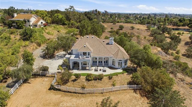 1094 Hillcrest View Lane, Fallbrook, CA 92028
