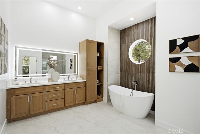 1094 Hillcrest View Lane, Fallbrook, CA 92028