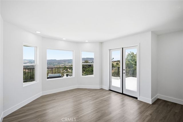 1094 Hillcrest View Lane, Fallbrook, CA 92028