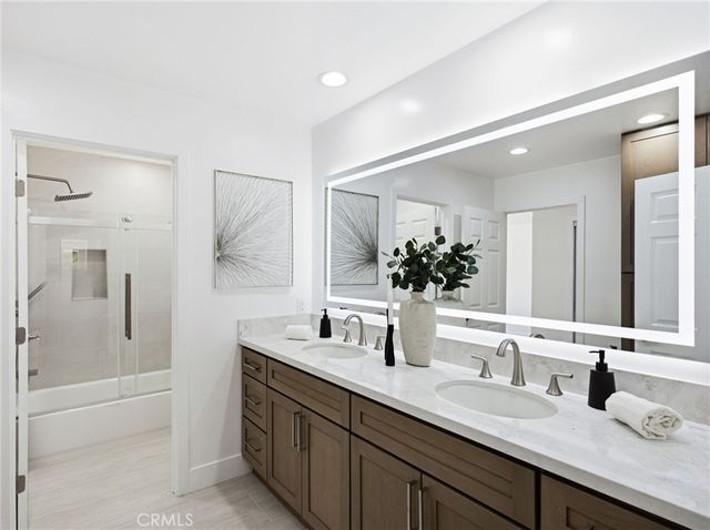 1094 Hillcrest View Lane, Fallbrook, CA 92028