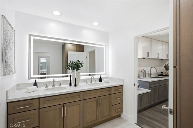 1094 Hillcrest View Lane, Fallbrook, CA 92028
