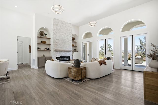 1094 Hillcrest View Lane, Fallbrook, CA 92028