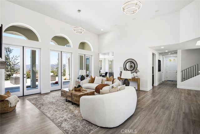 1094 Hillcrest View Lane, Fallbrook, CA 92028