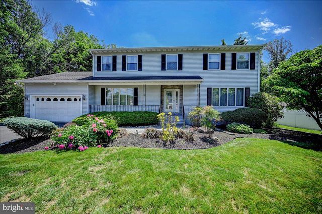 3 LESHIN LN, Hightstown, NJ 08520