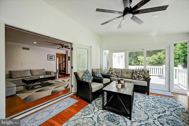 3 LESHIN LN, Hightstown, NJ 08520
