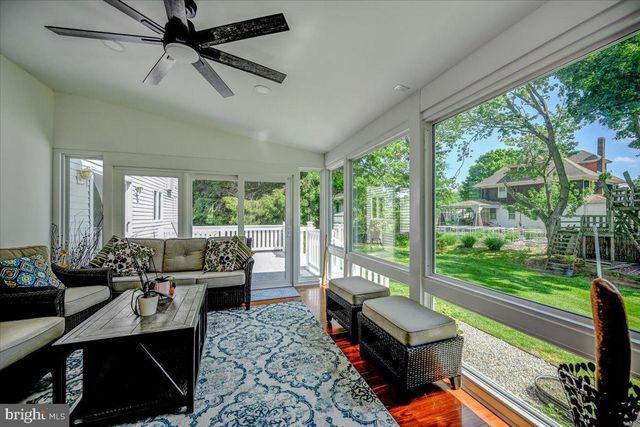 3 LESHIN LN, Hightstown, NJ 08520