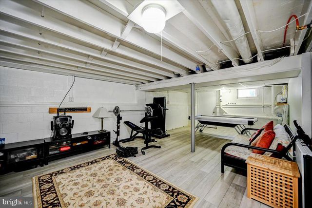 3 LESHIN LN, Hightstown, NJ 08520