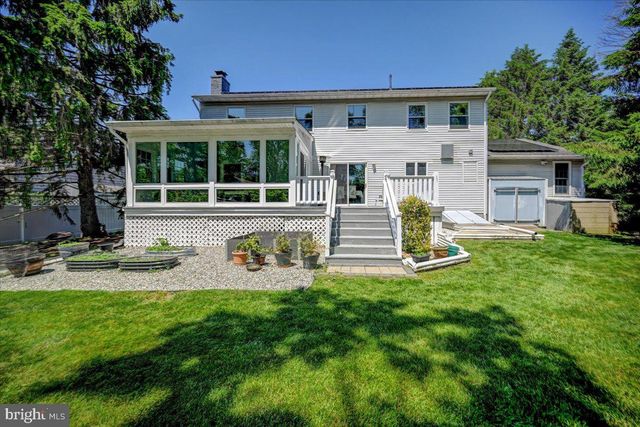 3 LESHIN LN, Hightstown, NJ 08520