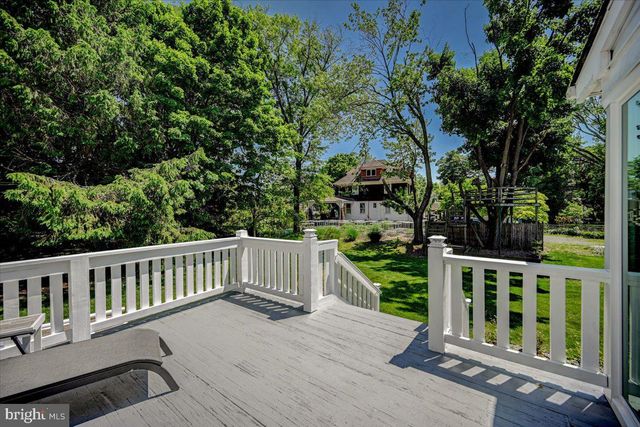 3 LESHIN LN, Hightstown, NJ 08520