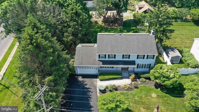 3 LESHIN LN, Hightstown, NJ 08520
