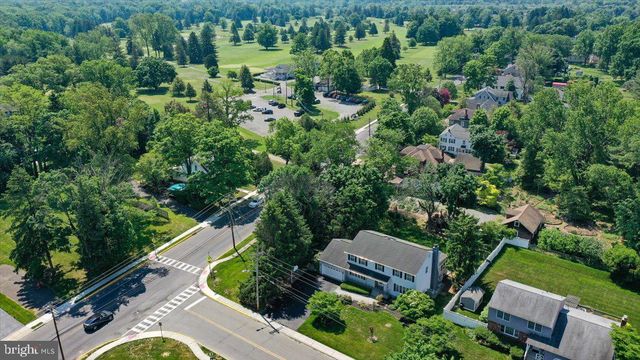 3 LESHIN LN, Hightstown, NJ 08520