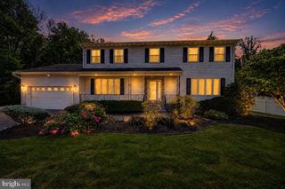 3 LESHIN LN, Hightstown, NJ 08520
