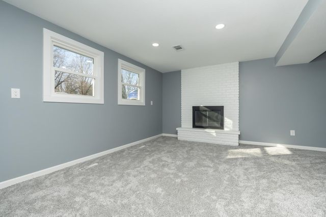 300 Viking Drive, Mankato, MN 56001