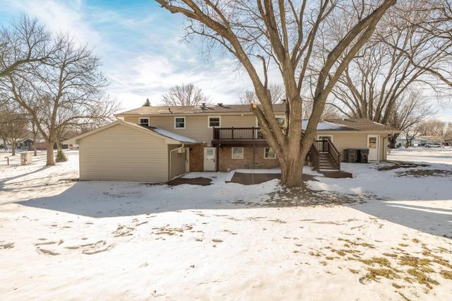300 Viking Drive, Mankato, MN 56001