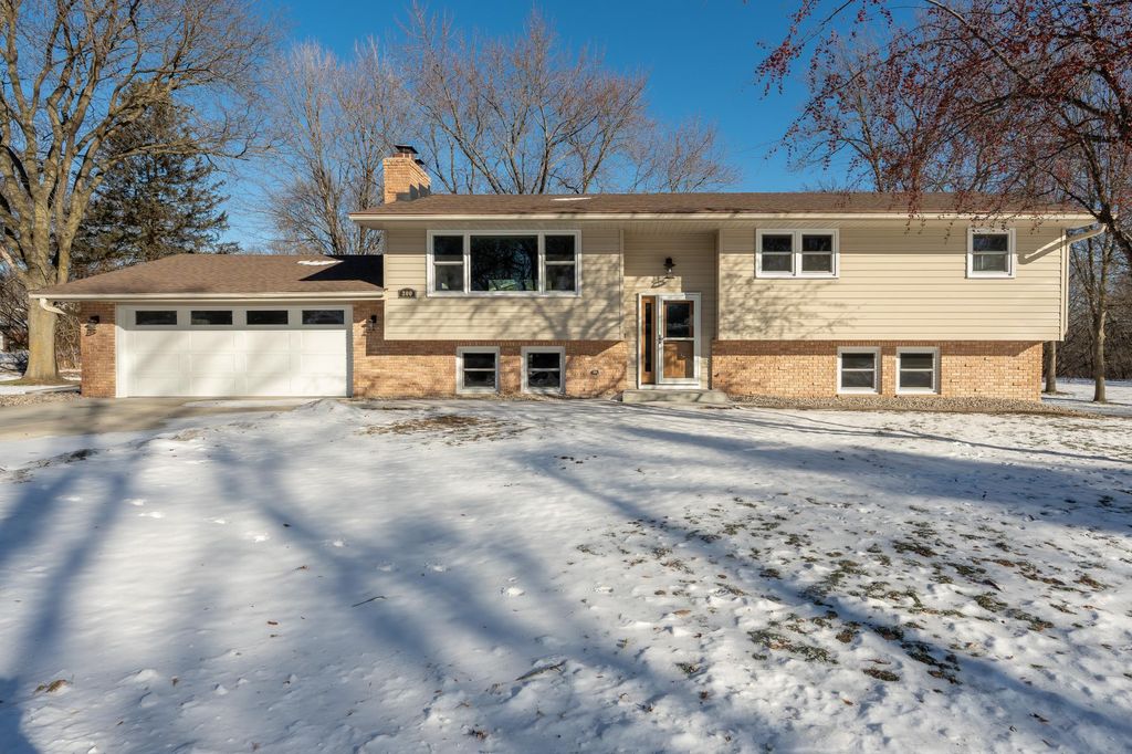 300 Viking Drive, Mankato, MN 56001