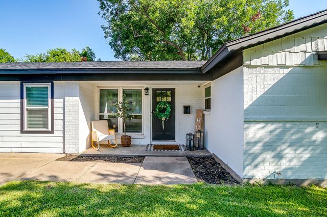 332 Lena Lane, Burleson, TX 76028