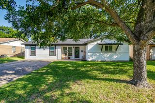 332 Lena Lane, Burleson, TX 76028