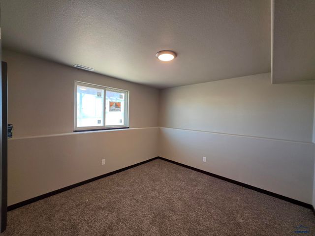 3960 MAGNUM CT, Rapid City, SD 57703