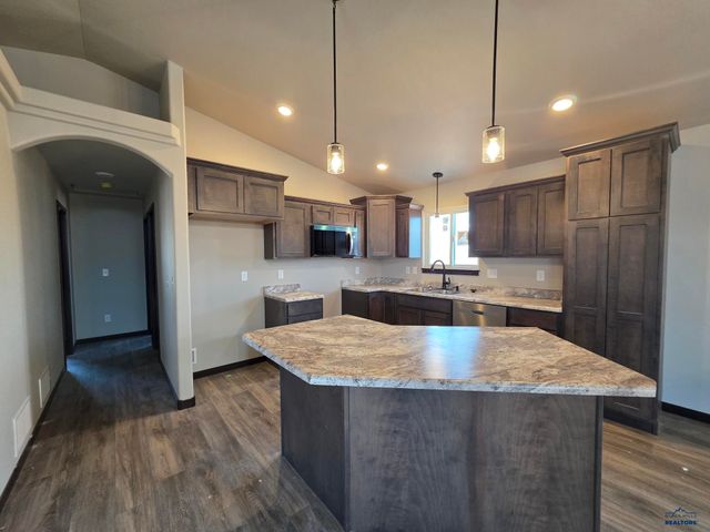 3960 MAGNUM CT, Rapid City, SD 57703