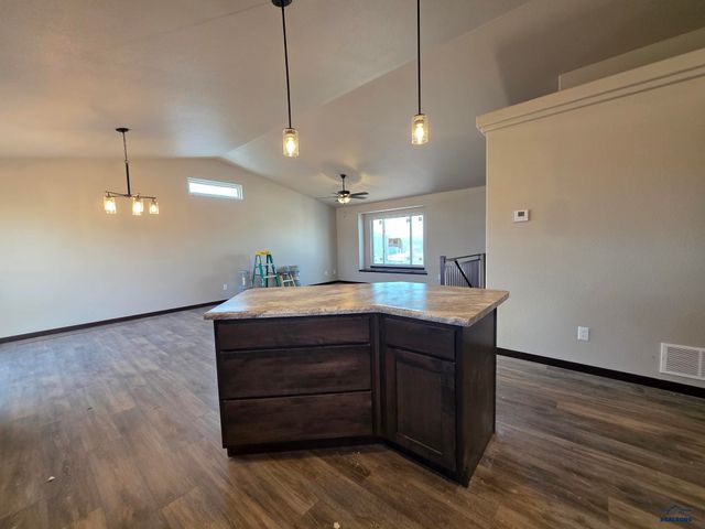 3960 MAGNUM CT, Rapid City, SD 57703