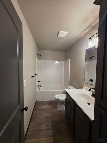 3960 MAGNUM CT, Rapid City, SD 57703