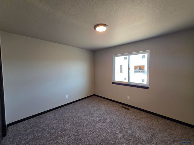 3960 MAGNUM CT, Rapid City, SD 57703