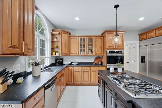 200 Rockburn Pass, West Milford Twp., NJ 07480